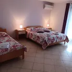 Room Pometo III